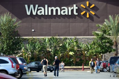 A few weeks ago Wal-Mart, America's biggest retailer, announced they will only sell cage-free eggs from 2025 on. Photo: ANP A few weeks ago Wal-Mart, America's biggest retailer, announced they will only sell cage-free eggs from 2025 on. Photo: ANP