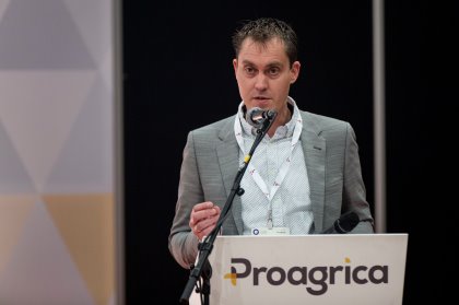 Fabian Brockotter, editor Poultry World introduces the speakers at the Future Farming Poultry session. Photo: Koos Groenewold Fabian Brockotter, editor Poultry World introduces the speakers at the Future Farming Poultry session. Photo: Koos Groenewold