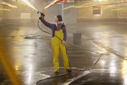 Hanna's production strategy includes a thorough cleaning, disinfection and drying programme before new chicks arrive. Photo: Hanna Hamina Hanna's production strategy includes a thorough cleaning, disinfection and drying programme before new chicks arrive. Photo: Hanna Hamina