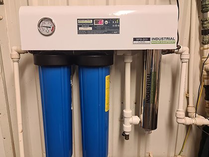 UV light is a good alternative option to sanitise water. Photo: Aviagen UV light is a good alternative option to sanitise water. Photo: Aviagen