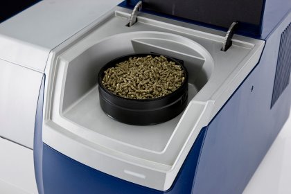 DSM has developed a dynamic analytical tool which, combined with an accurate prediction model, may be the ideal solution for optimum phytase dosing. Photo: FOSS DSM has developed a dynamic analytical tool which, combined with an accurate prediction model, may be the ideal solution for optimum phytase dosing. Photo: FOSS