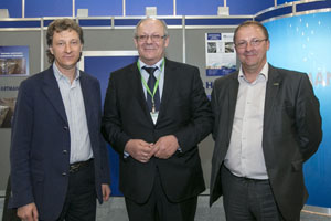 From left to right: Mr Nikolaj Andronovitsh Krivash, General Manager of PF Akashevskaya; Mr Michael Hartmann, General Manager of Hartmann GmbH; Mr Vladimir Andreevitsh Krivosh, Founder of PF Akashevskaya
