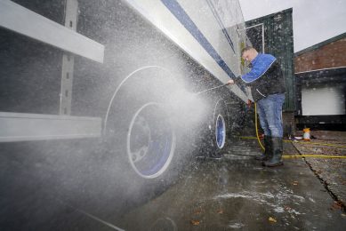 The AI could be defeated in Kazakhstan in a month, as average temperatures in the affected regions dropped below zero and biosecurity measures are followed strictly. Photo: Ruud Ploeg