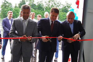 The official opening ceremony of the new hatchery was attended by Mr Vladimir Gruzdev (Governor of Tula), Mr Denis Tikhonov (Vice-chairman of the Government of Tula), Mr Dmitry Milyaev (Acting Minister of Agriculture of Tula), Mr Anatoliy Prorokov (Mayor of Novomoskovsk), Mr Vadim Zherzdev (Head of Administration of Novomoskovsk), and Mr Igor Smetanin (General Director of Krasobor Ltd.).