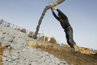 Building a new poultry house: A task not to be taken lightly. Photo: Ronald Hissink