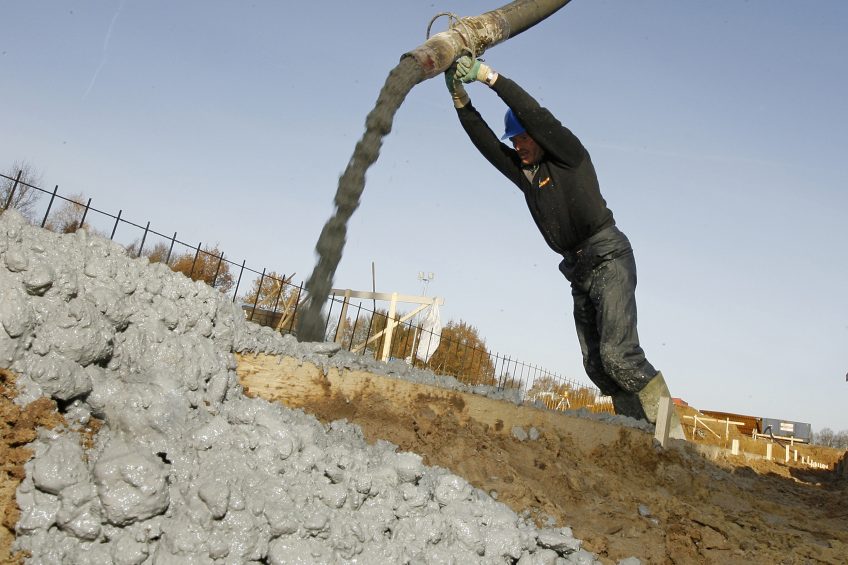 Building a new poultry house: A task not to be taken lightly. Photo: Ronald Hissink