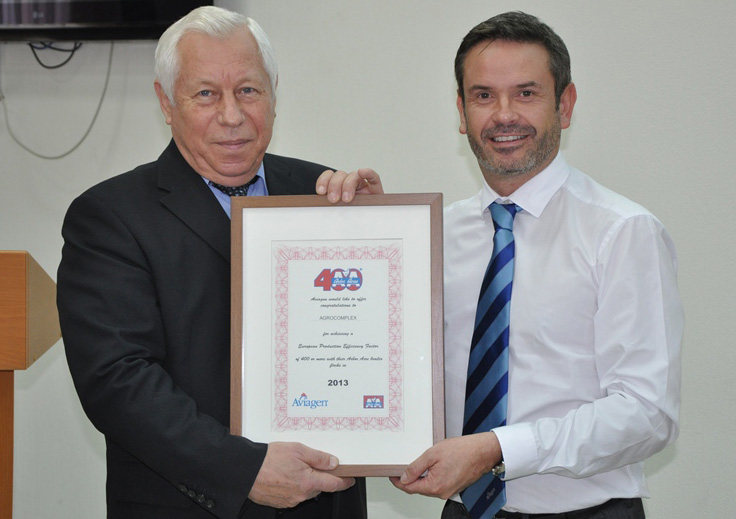 E. Hvorostina, Agrokomplex, receiving the certificate