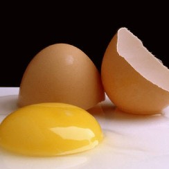 Enriched eggs to stabilise human eye disease
