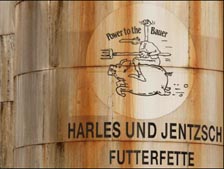 German farmers await compensation from dioxin company