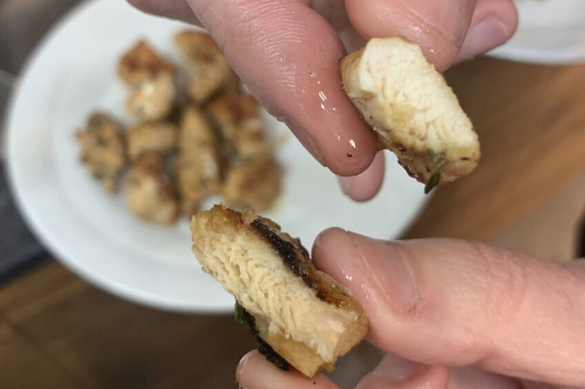 Grilled cultured chicken (bottom) compared to farmed chicken (top). Photo: Future Meat Technologies