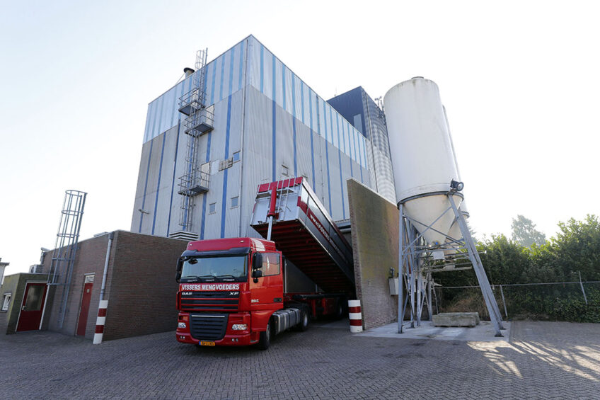 Demand for poultry products is slowly recovering, but high feed prices will lead to more expensive production and eventually to price inflation at retail level. Photo: Bert Jansen