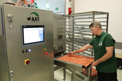 Since 2020, Lohmann Deutschland, a subsidiary of the EW Group, uses hyperspectral imaging for sex determination, specifically for brown layer strains. The Cheggy machine, as it is known, from Agri Advanced Technologies (AAT) is non-invasive, fast, and very accurate with low sexing errors. Photos: Dick van Doorn