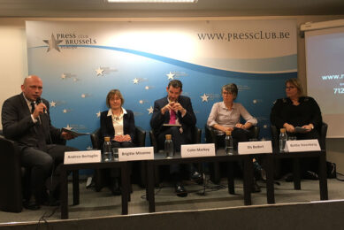 Journalist and moderator Andre Bertaglio led the panel discussion with Brigitte Misonne of the European Commission, Colm Markey, MEP, retail expert Els Bedert and Birthe Steenberg, Avec secretary general. Photo: Fabian Brockötter