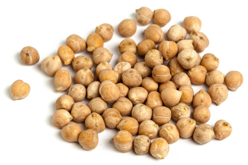 Azerbaijan poultry farmers consume 1,000 to 1,500 tonnes of soybeans per year. Photo: Fabrikasimf