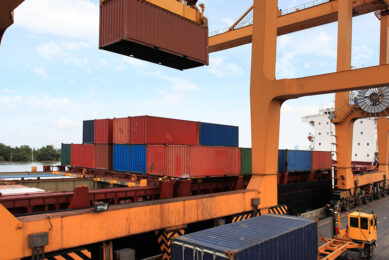 Meat processors want the authorities to consider imposing export duties on broiler meat or setting an export quota. Photo: jcomp