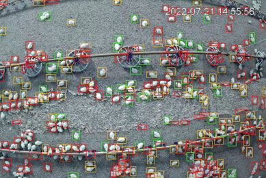 The Ethometer system captures images of individual chickens but does not follow them separately. The machine learning is based on large samples over time. Photo: Royal GD