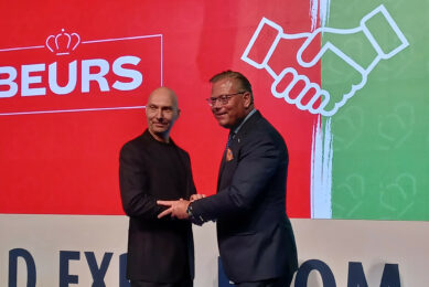 Ronald van der Vorst, Foodbytes (left) and Jeroen van Hooff, CEO of Jaarbeurs, during the announcement of the acquisition at VIV Europe 2026. Photo: Vincent ter Beek
