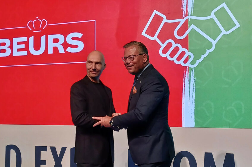 Ronald van der Vorst, Foodbytes (left) and Jeroen van Hooff, CEO of Jaarbeurs, during the announcement of the acquisition at VIV Europe 2026. Photo: Vincent ter Beek